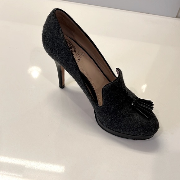 Vince Camuto Gray Flannel and Black Patent Leather Heeled Loafers Sz 6 EU 36 - Picture 2 of 7
